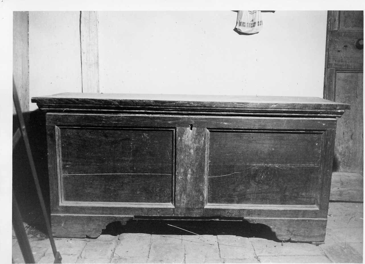 cassone - a cofano, opera isolata - bottega Italia centrale (sec. XVII)