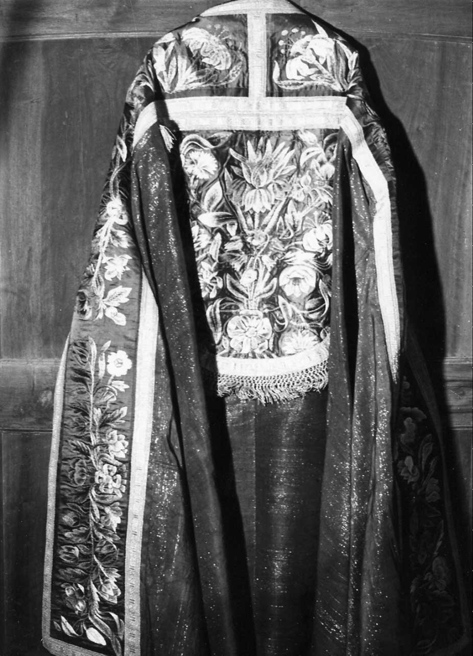 piviale, opera isolata - manifattura Italia centrale (sec. XVIII)