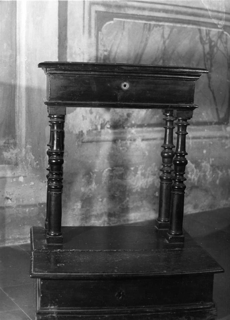 inginocchiatoio, opera isolata - bottega Italia centrale (sec. XVII)