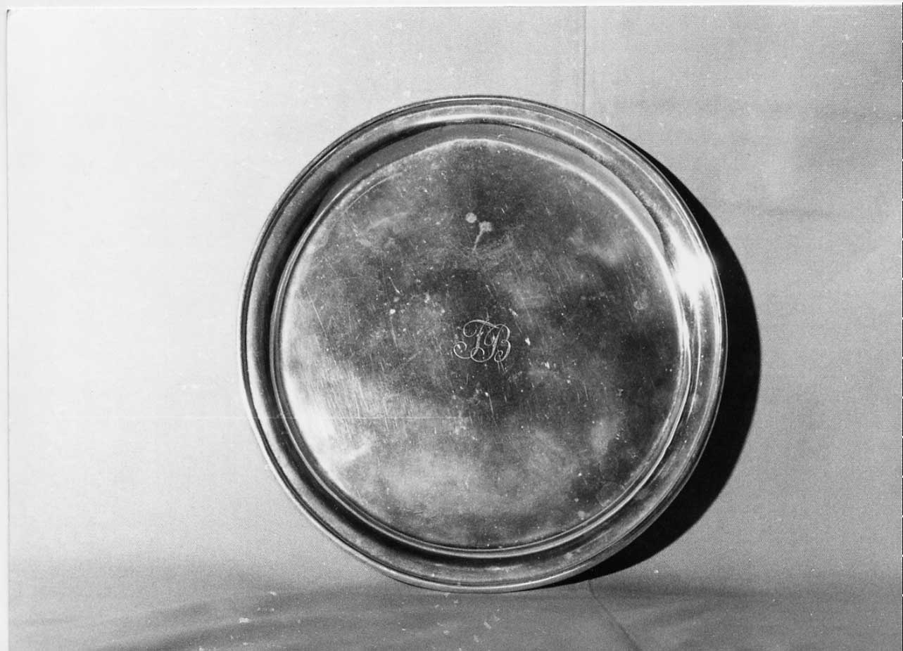 vassoio, opera isolata - bottega Italia centrale (sec. XIX)