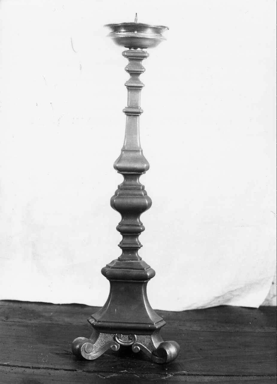 candeliere, serie - bottega umbra (sec. XVIII)