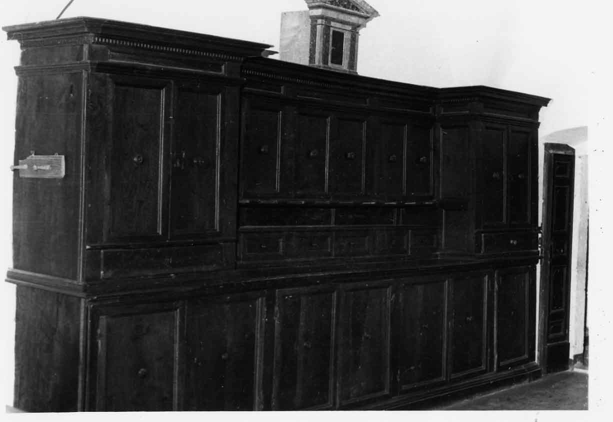 armadio da sacrestia, opera isolata - bottega umbra (sec. XVII)