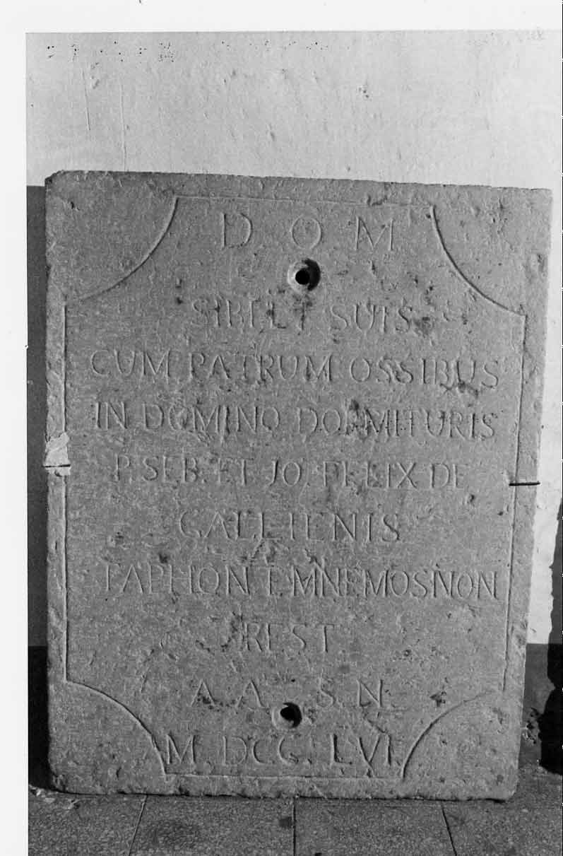 lastra tombale, opera isolata - bottega umbra (sec. XVIII)