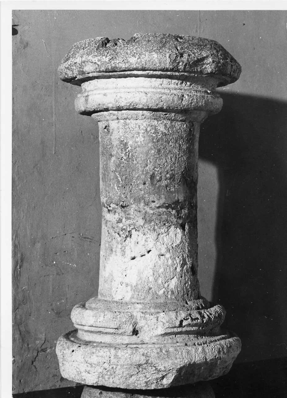acquasantiera - a fusto, opera isolata - bottega Italia centrale (sec. XII)