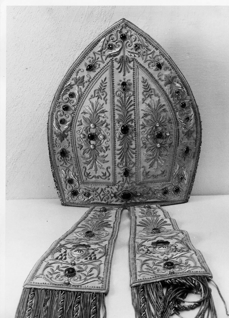 mitria, opera isolata - manifattura Italia centrale (sec. XX)