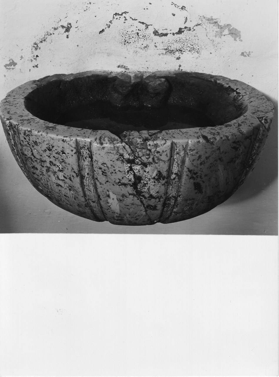 acquasantiera da parete, coppia - bottega Italia centrale (sec. XVIII)