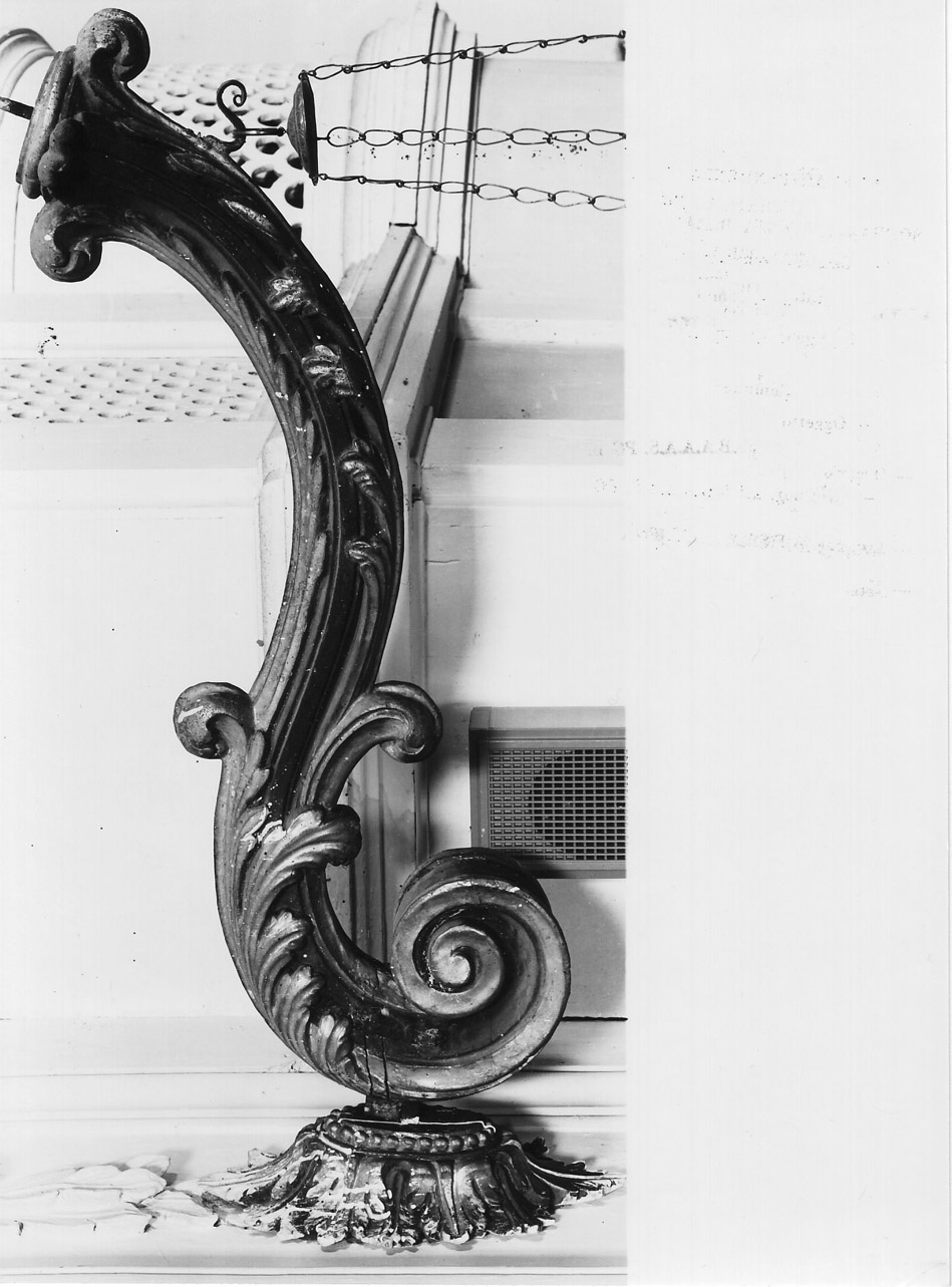 candelabro da chiesa, coppia - bottega Italia centrale (sec. XVIII)