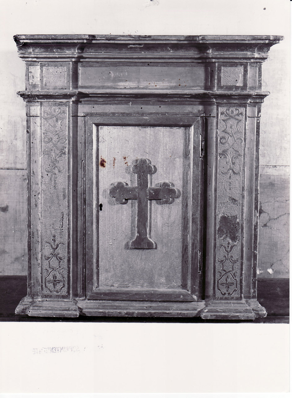 croce (tabernacolo - a frontale architettonico, opera isolata) - bottega Italia centrale (sec. XVII)