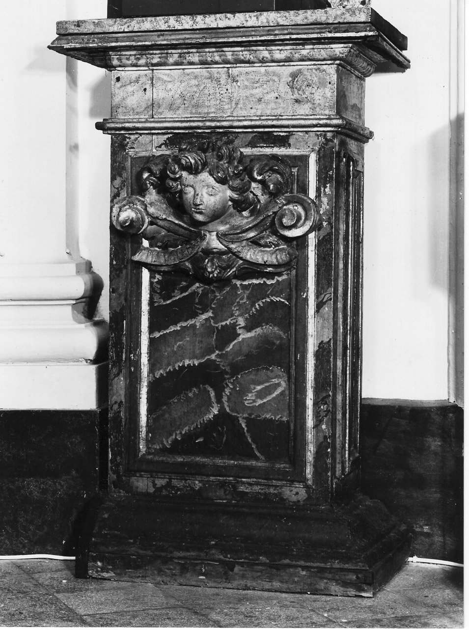 basamento, opera isolata - bottega Italia centrale (sec. XVIII)