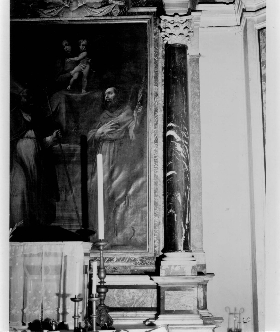 colonna, complesso decorativo - bottega Italia centrale (ultimo quarto sec. XVII)