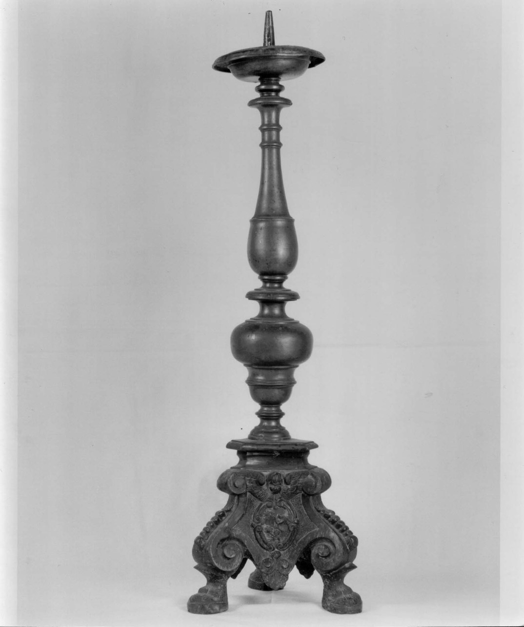 candeliere d'altare, opera isolata - bottega Italia centrale (terzo quarto sec. XVII)