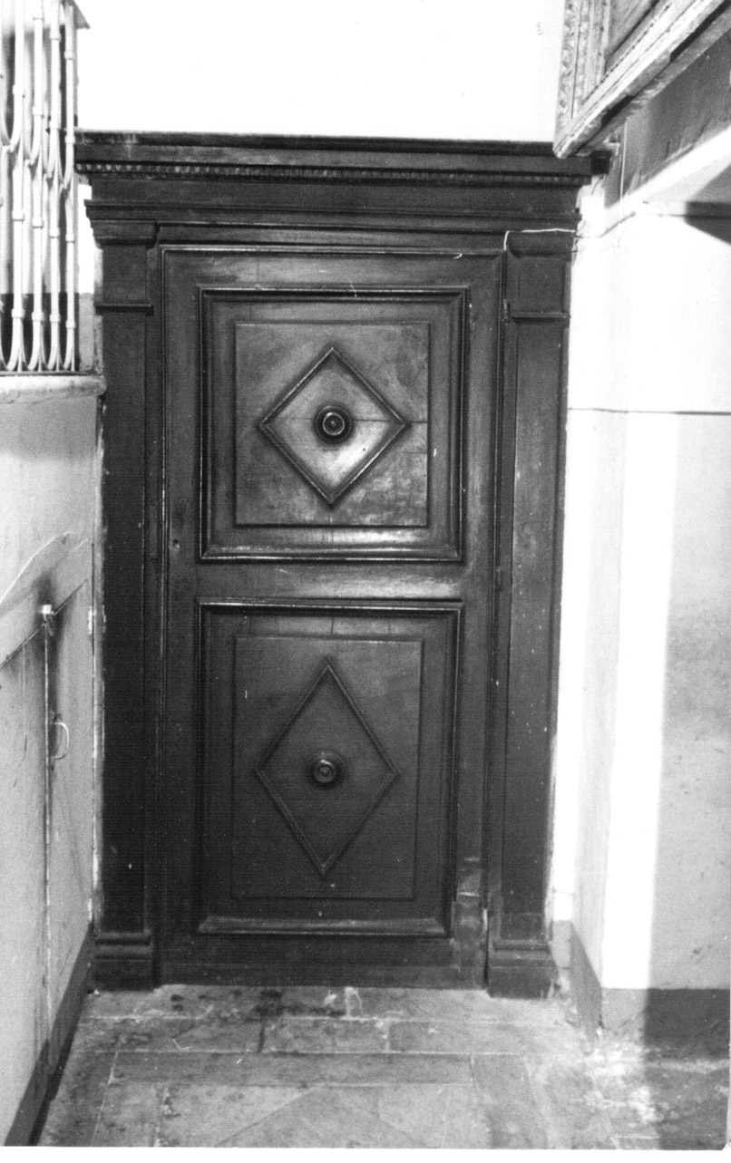 porta - ad un battente, opera isolata - bottega Italia centrale (primo quarto sec. XVII)