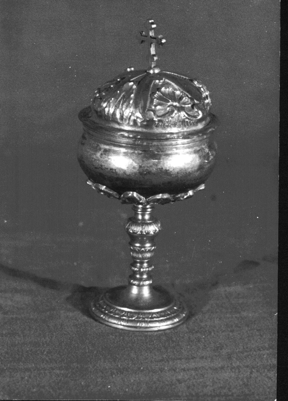 pisside, opera isolata - bottega Italia centrale (prima metà sec. XVIII)