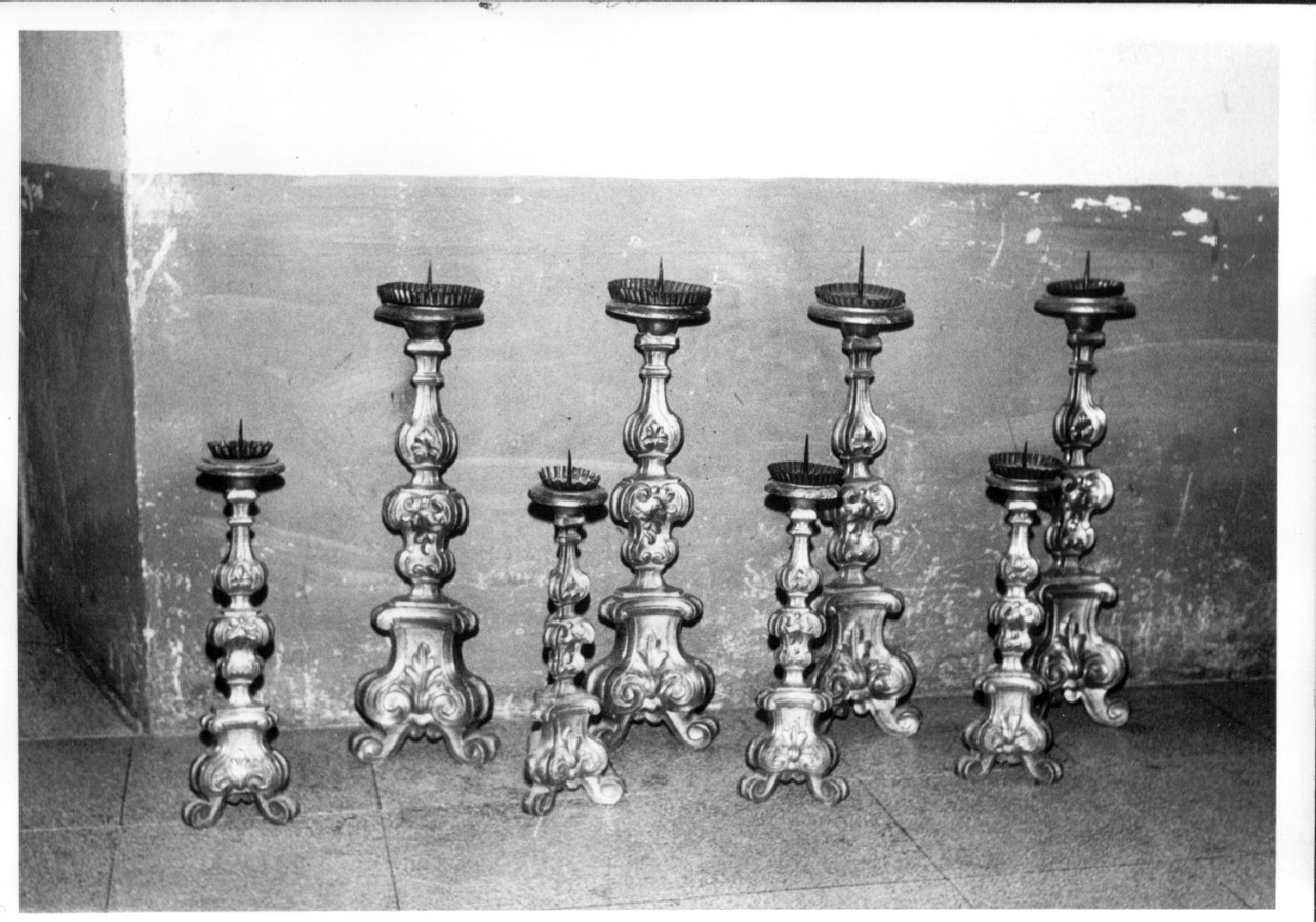 candeliere d'altare, serie - bottega Italia centrale (prima metà sec. XVIII)