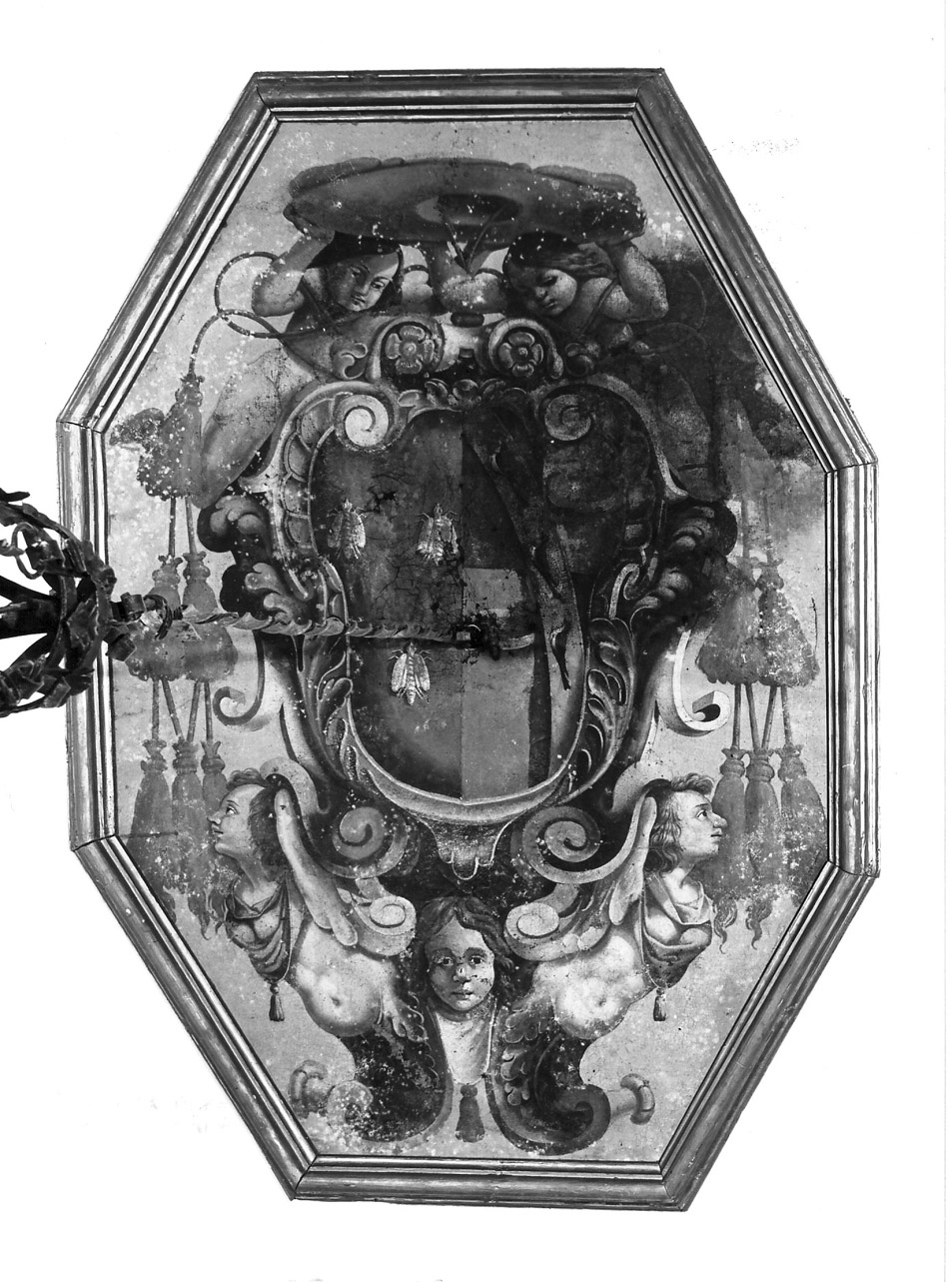 angeli sorreggenti uno stemma (dipinto, complesso decorativo) - ambito umbro (metà sec. XVII)