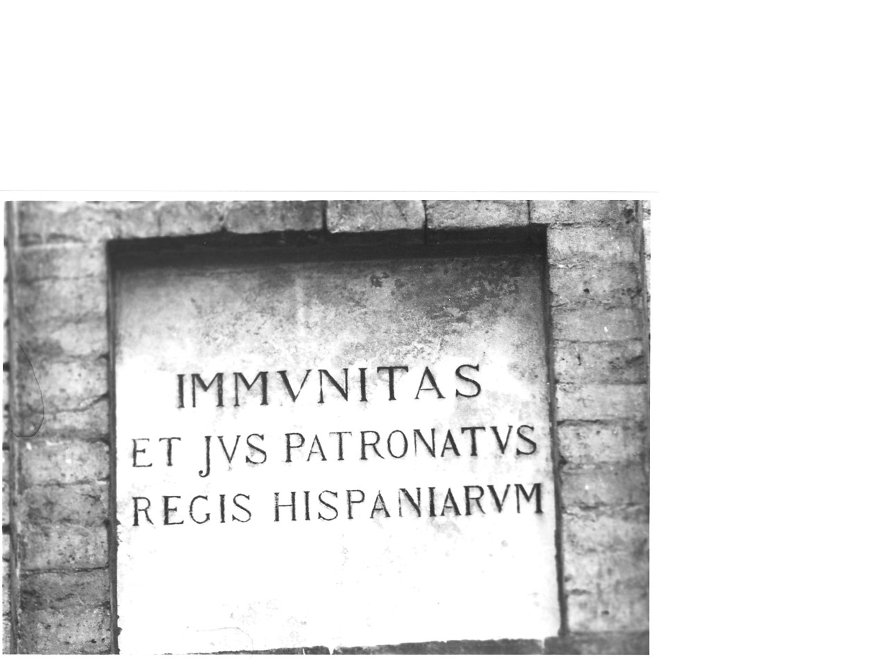 lapide, opera isolata - bottega Italia centrale (metà sec. XVIII)