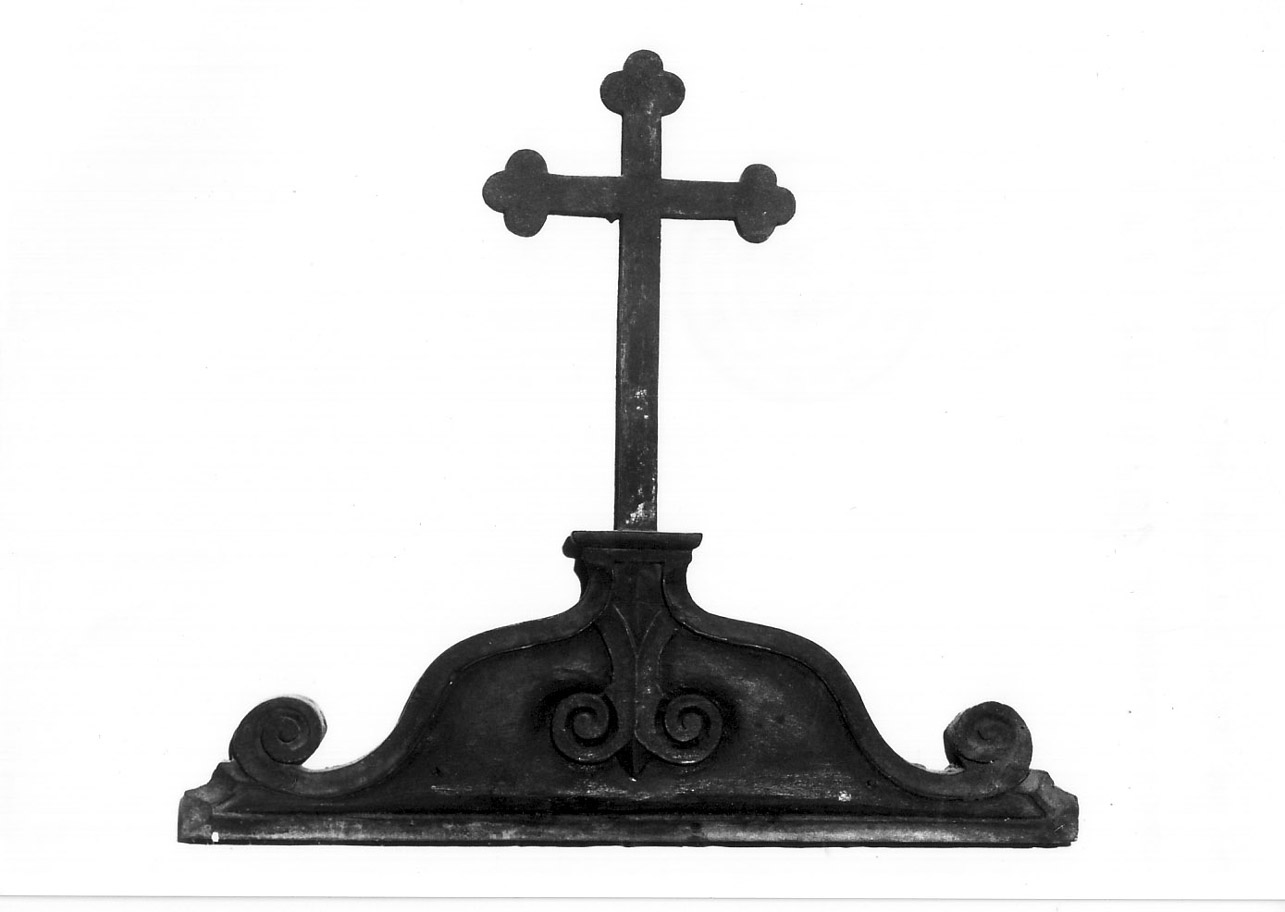 croce (fastigio, opera isolata) - bottega umbra (sec. XVII)