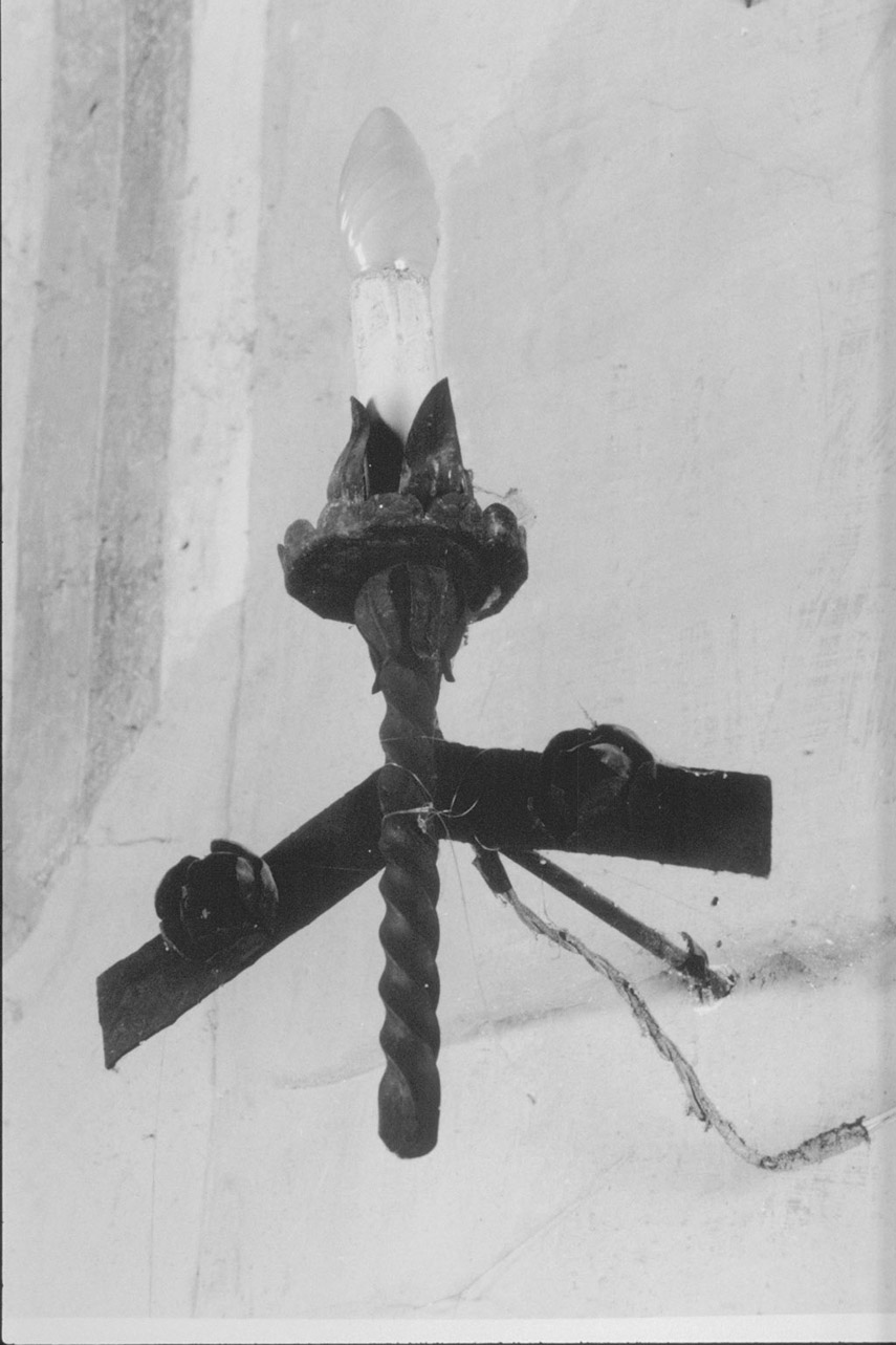 lampada - a muro, serie - bottega umbra (metà sec. XX)