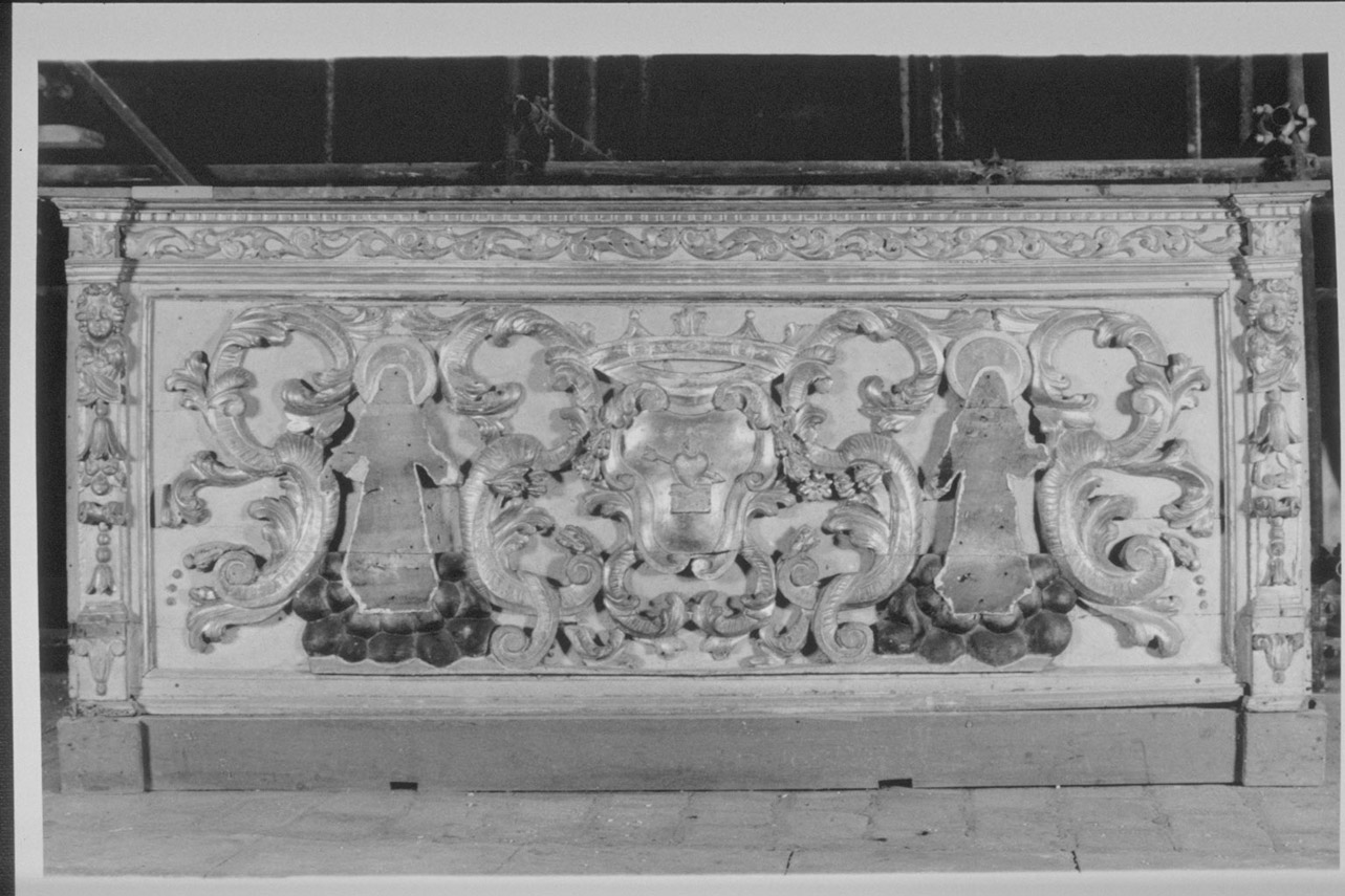 stemma (paliotto - a pannello piano, elemento d'insieme) - bottega Italia centrale (sec. XVII)