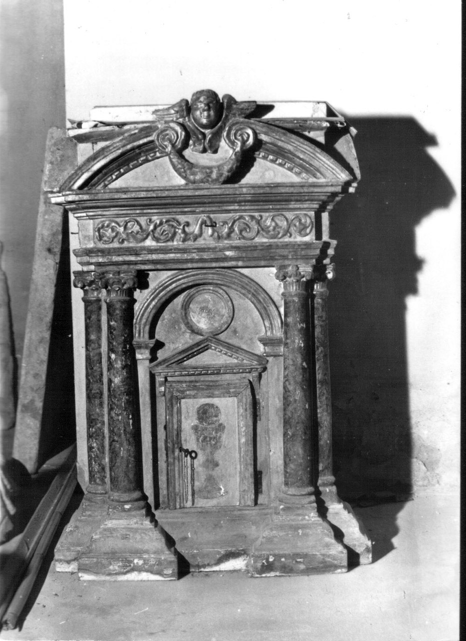 tabernacolo - a frontale architettonico, opera isolata - bottega Italia centrale (ultimo quarto sec. XVI)