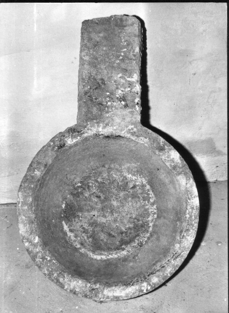 acquasantiera da parete, opera isolata - bottega Italia centrale (sec. XIII)