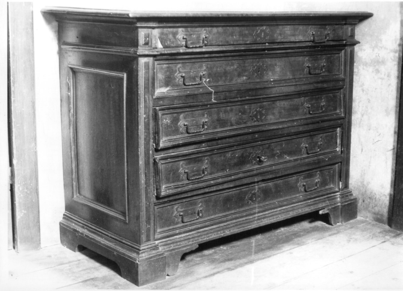 cassettone, opera isolata - bottega Italia centrale (sec. XVII)