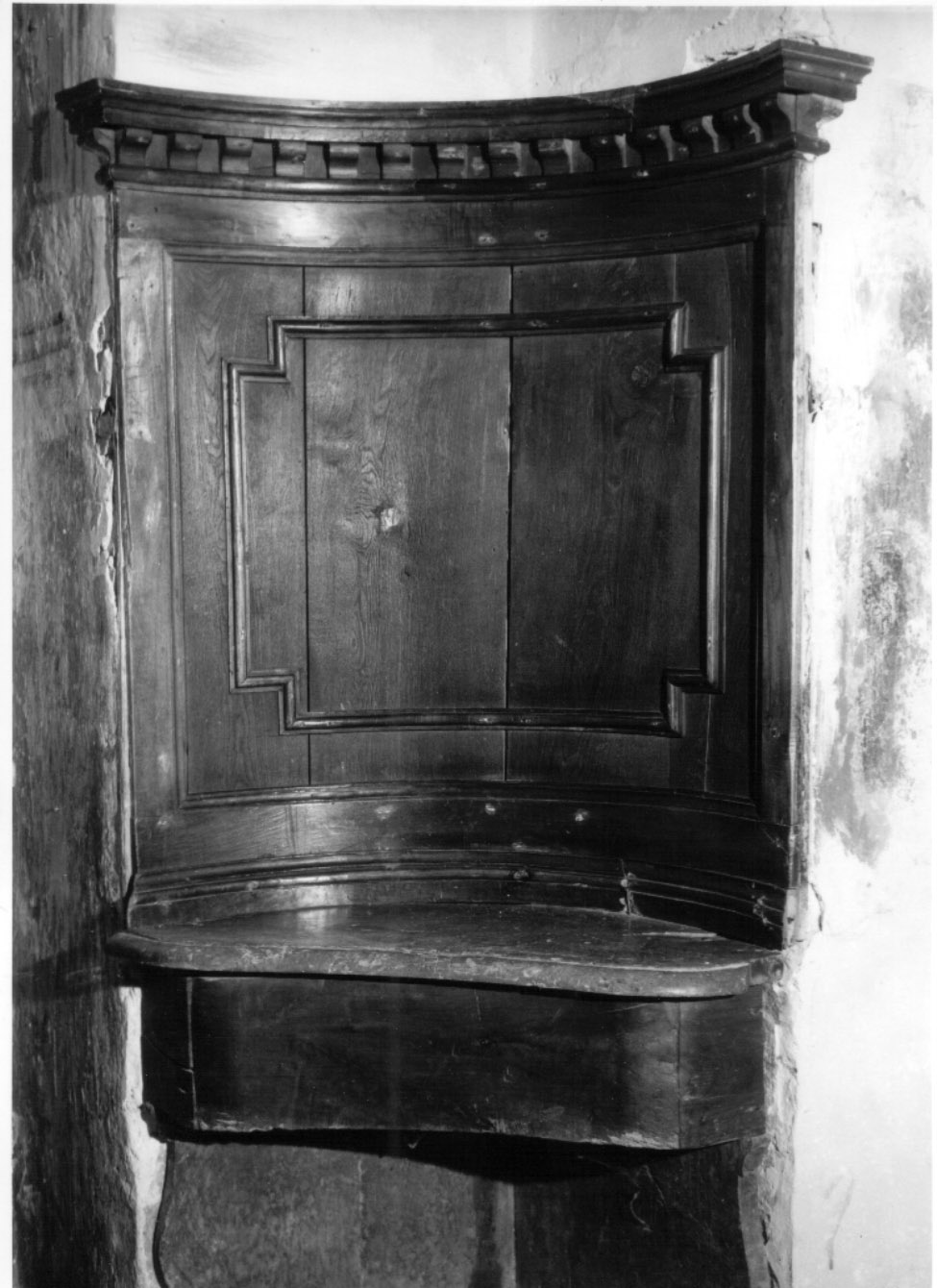 stalli del coro, opera isolata - bottega Italia centrale (secondo quarto sec. XVII)