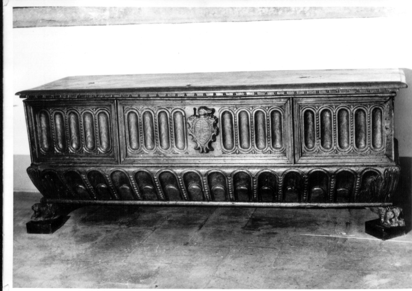 cassone - a cofano, opera isolata - bottega Italia centrale (sec. XVI)