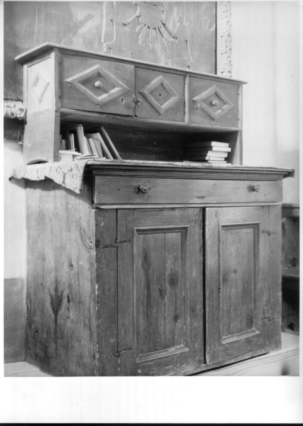 alzata di credenza, opera isolata - bottega Italia centrale (seconda metà sec. XVI)