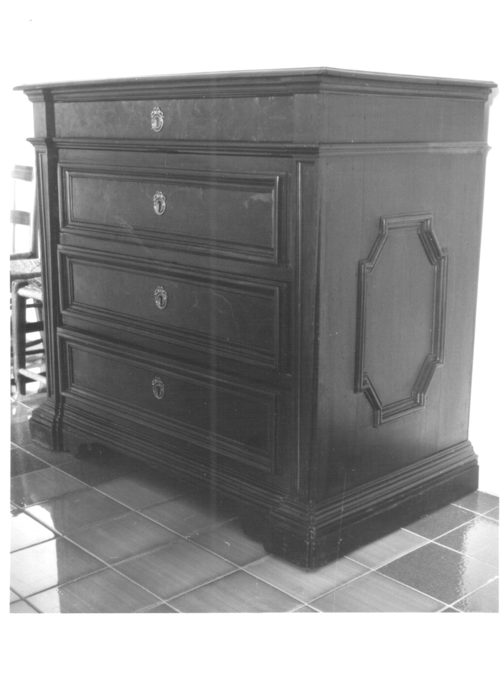 cassettone, opera isolata - bottega Italia centrale (sec. XVIII)