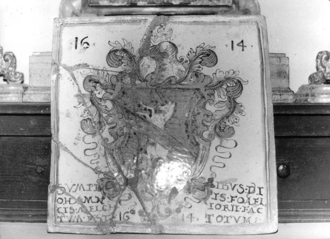 stemma (mattonella, opera isolata) - bottega Italia centrale (primo quarto sec. XVII)