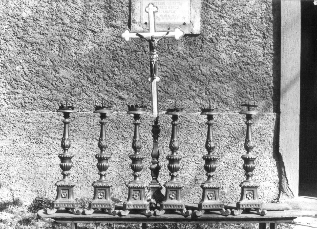 candeliere d'altare, serie - bottega Italia centrale (prima metà sec. XIX)