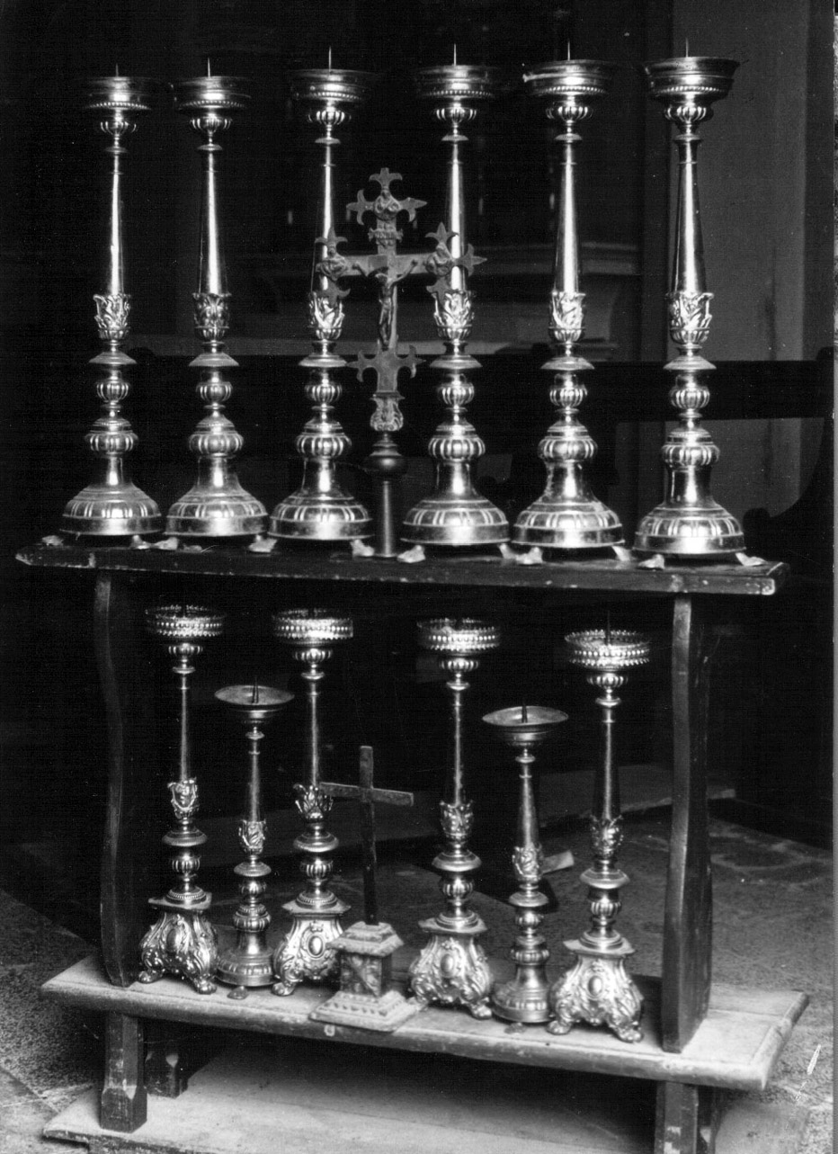 candeliere d'altare, serie - produzione Italia settentrionale (primo quarto sec. XX)