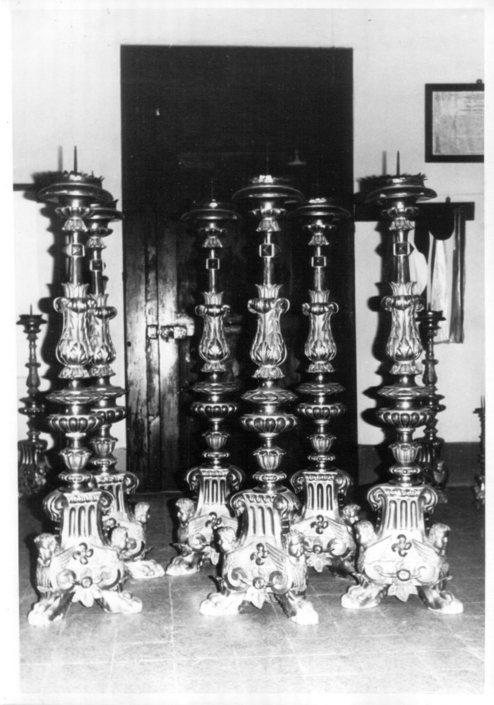 candeliere d'altare, serie - bottega Italia centrale (prima metà sec. XIX)