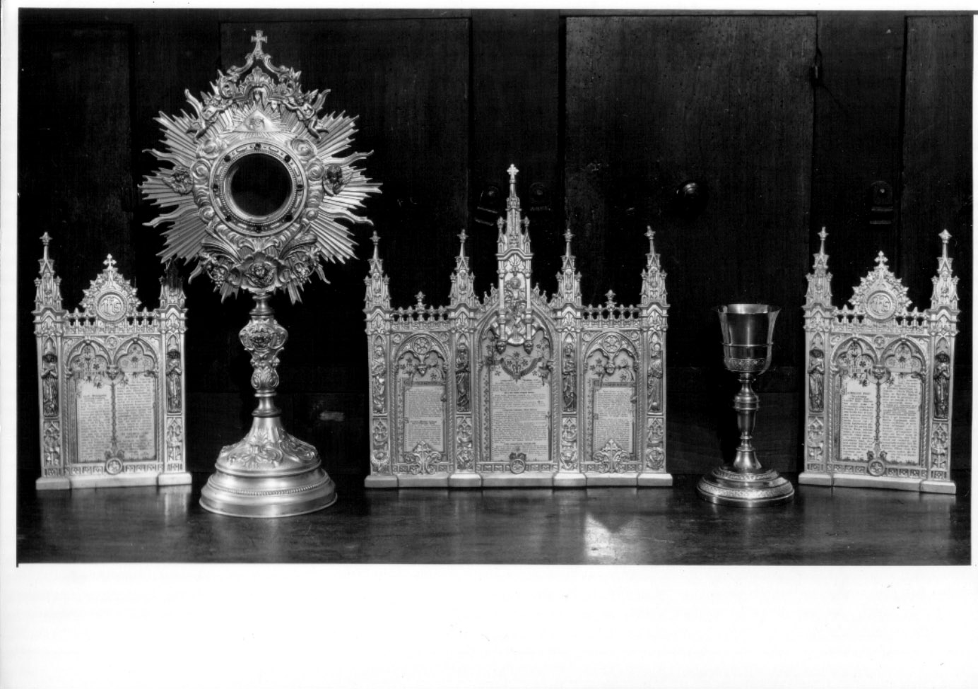 servizio di cartagloria, insieme - produzione Italia settentrionale (primo quarto sec. XX)