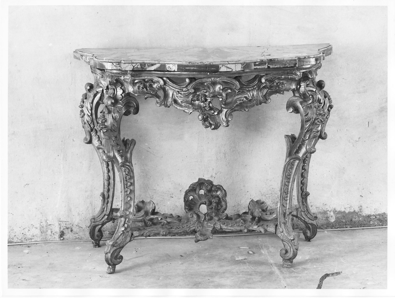 console, opera isolata - bottega Italia centrale (sec. XVIII)