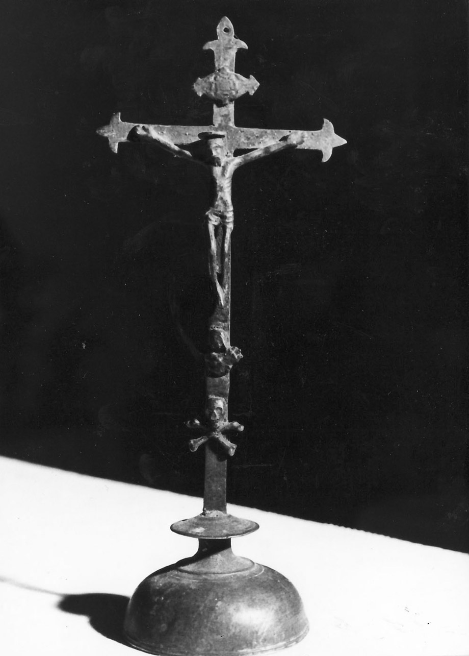 Cristo crocifisso (croce d'altare, opera isolata) - bottega Italia centrale (prima metà sec. XVII)