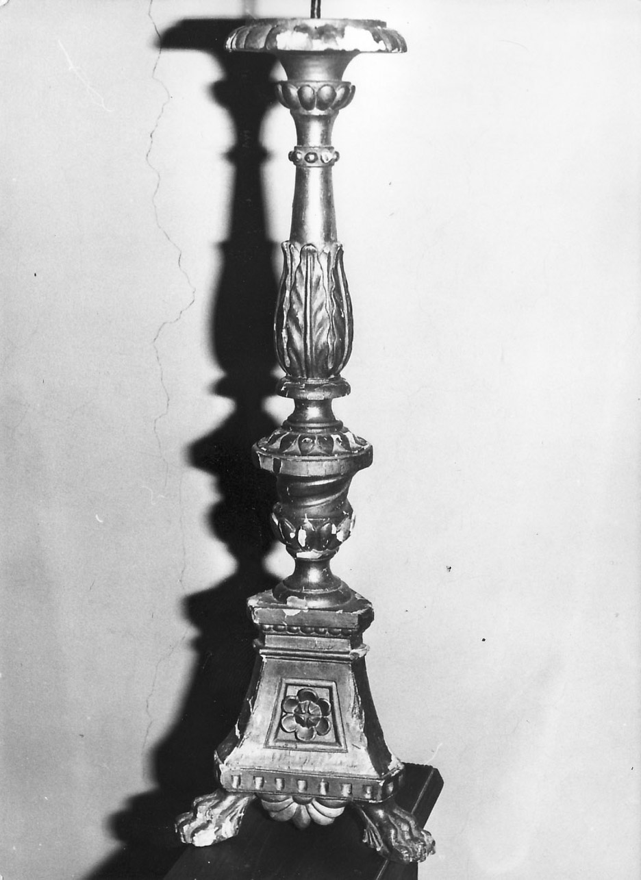 candeliere d'altare, serie - bottega Italia centrale (sec. XVIII)