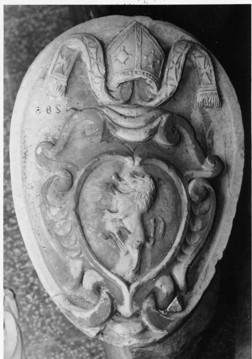 stemma vescovile (rilievo, opera isolata) - bottega italiana (sec. XVII)