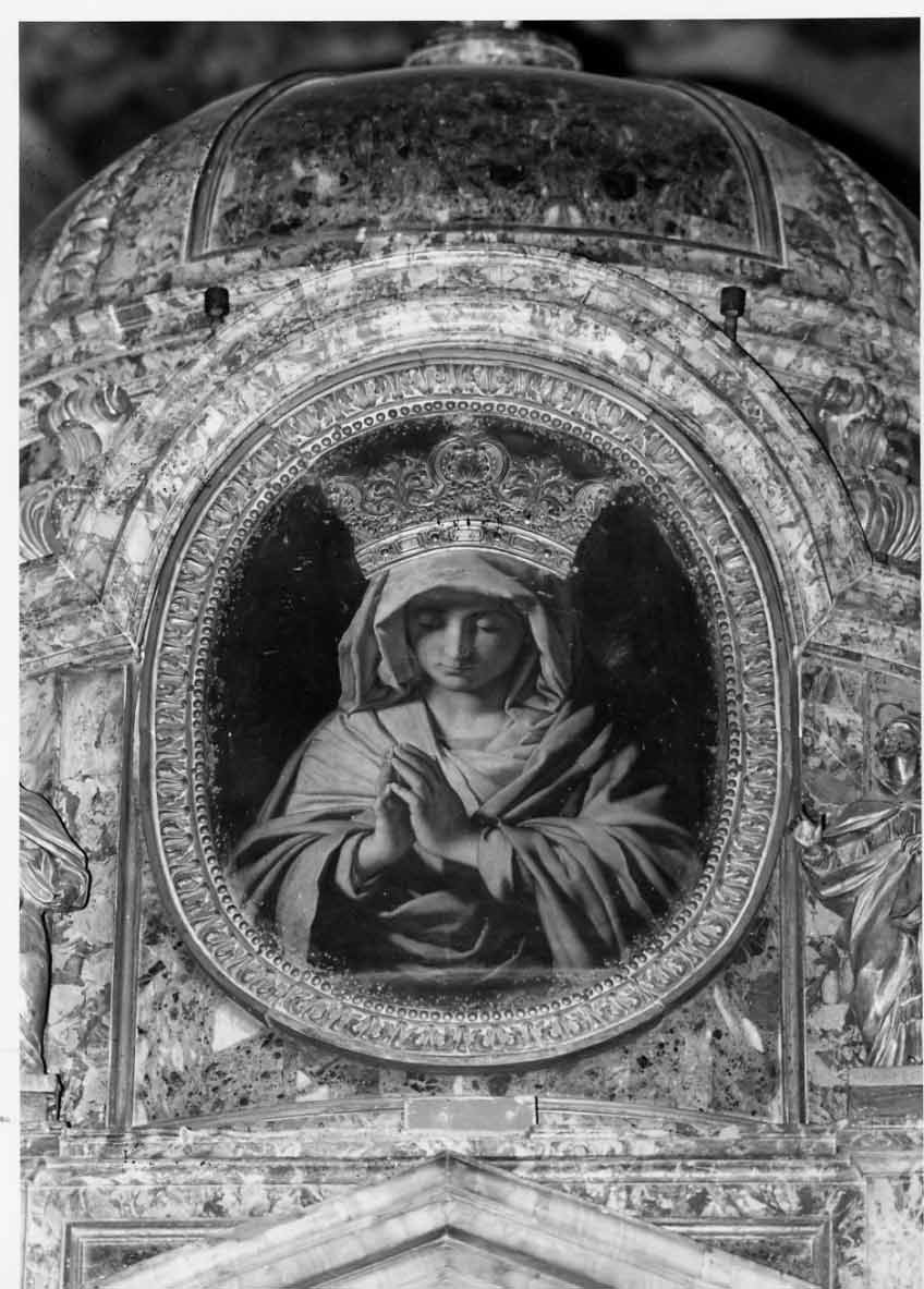 vergine orante (dipinto, elemento d'insieme) di Salvi Giovanni Battista detto Sassoferrato (bottega) (metà sec. XVII)