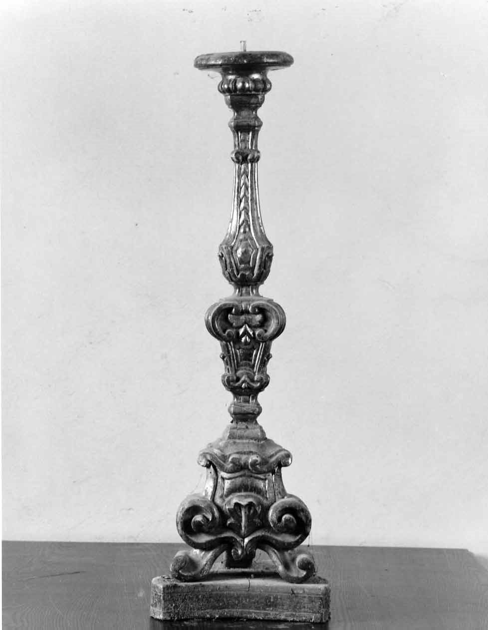 candeliere, opera isolata - bottega italiana (sec. XVII)