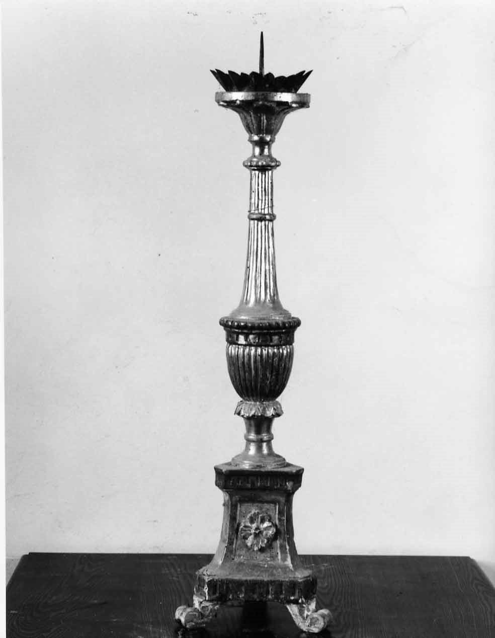 candeliere, opera isolata - bottega italiana (sec. XVII)