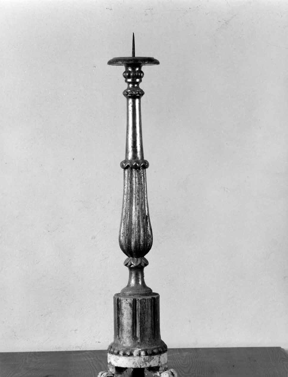 candeliere, opera isolata - bottega italiana (sec. XVII)