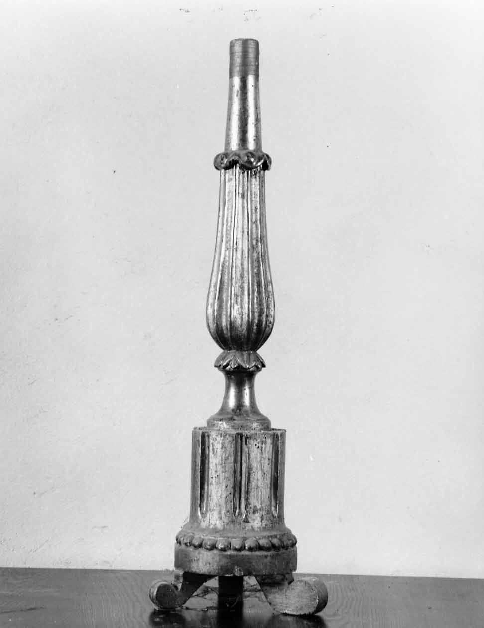 candeliere, opera isolata - bottega italiana (sec. XVII)