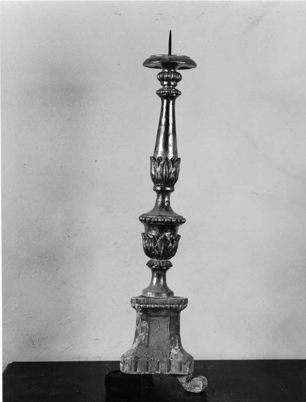 candeliere, opera isolata - bottega italiana (sec. XVII)