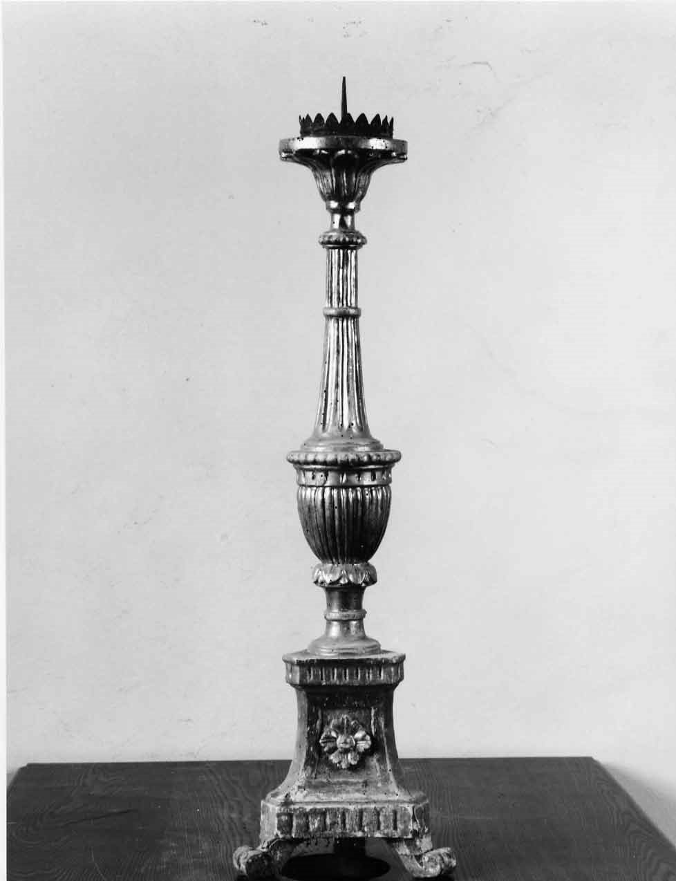 candeliere, opera isolata - bottega italiana (sec. XVII)
