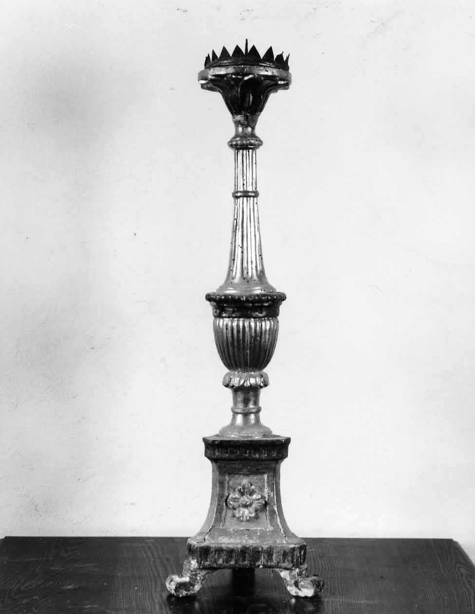 candeliere, opera isolata - bottega italiana (sec. XVII)