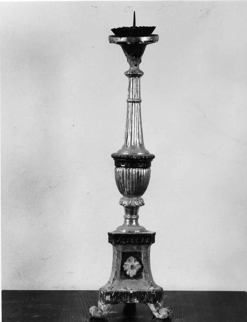 candeliere, opera isolata - bottega italiana (sec. XVII)