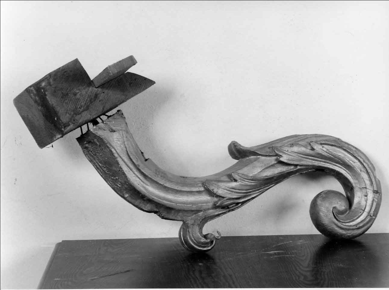 torciera, opera isolata - bottega italiana (sec. XVII)