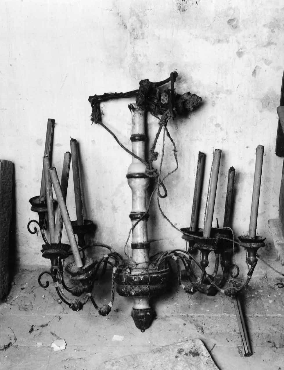 lampadario - a bracci, opera isolata - bottega italiana (fine/inizio secc. XVIII/ XIX)